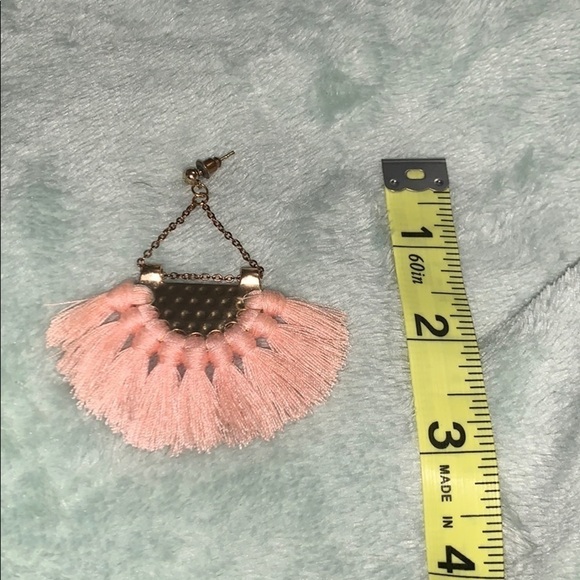 Peach and gold tassel fan dangling earrings - Picture 2 of 2